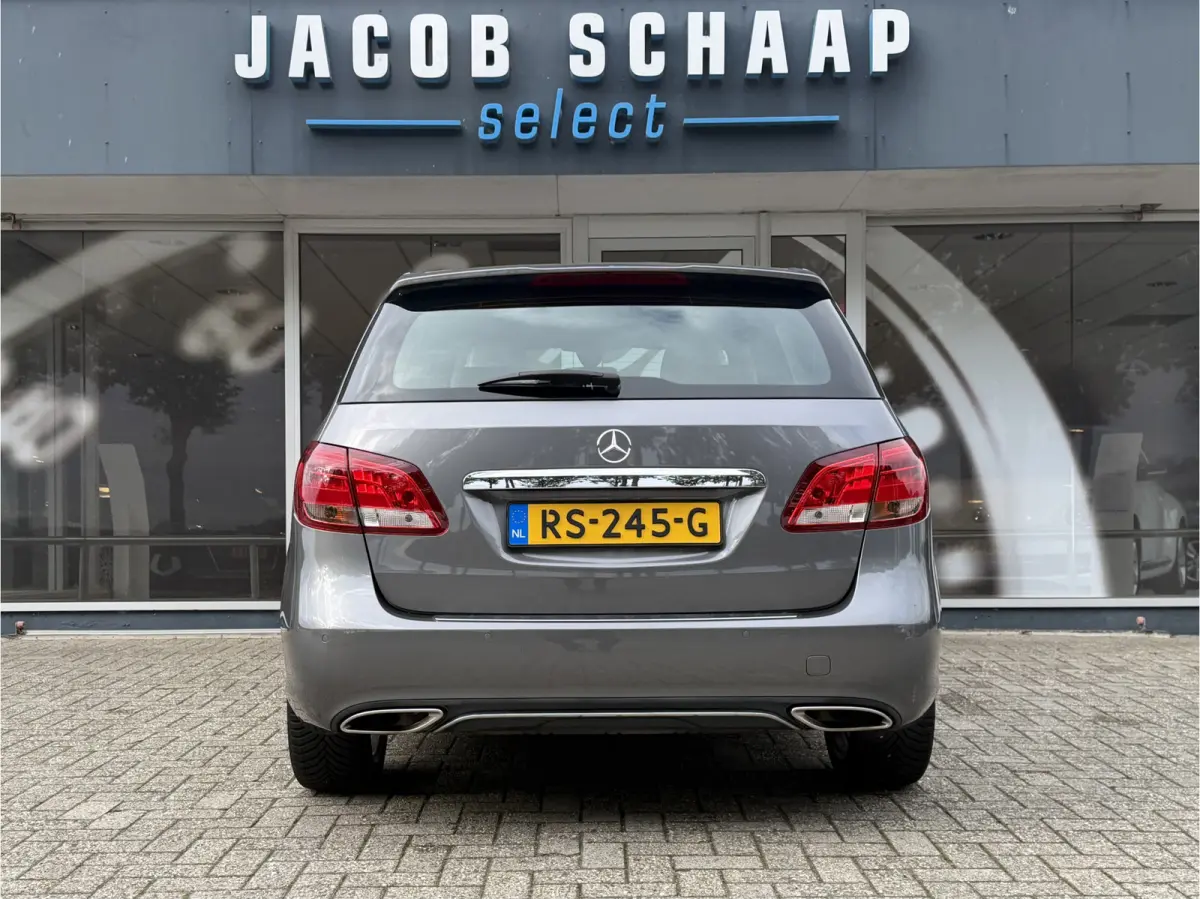 180 Ambition / Automaat / Sensoren V+A / Stoelverwarming /