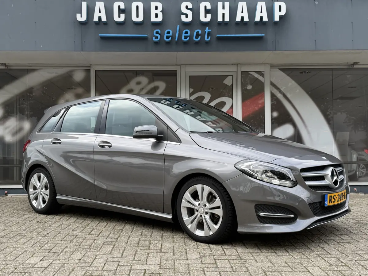 180 Ambition / Automaat / Sensoren V+A / Stoelverwarming /
