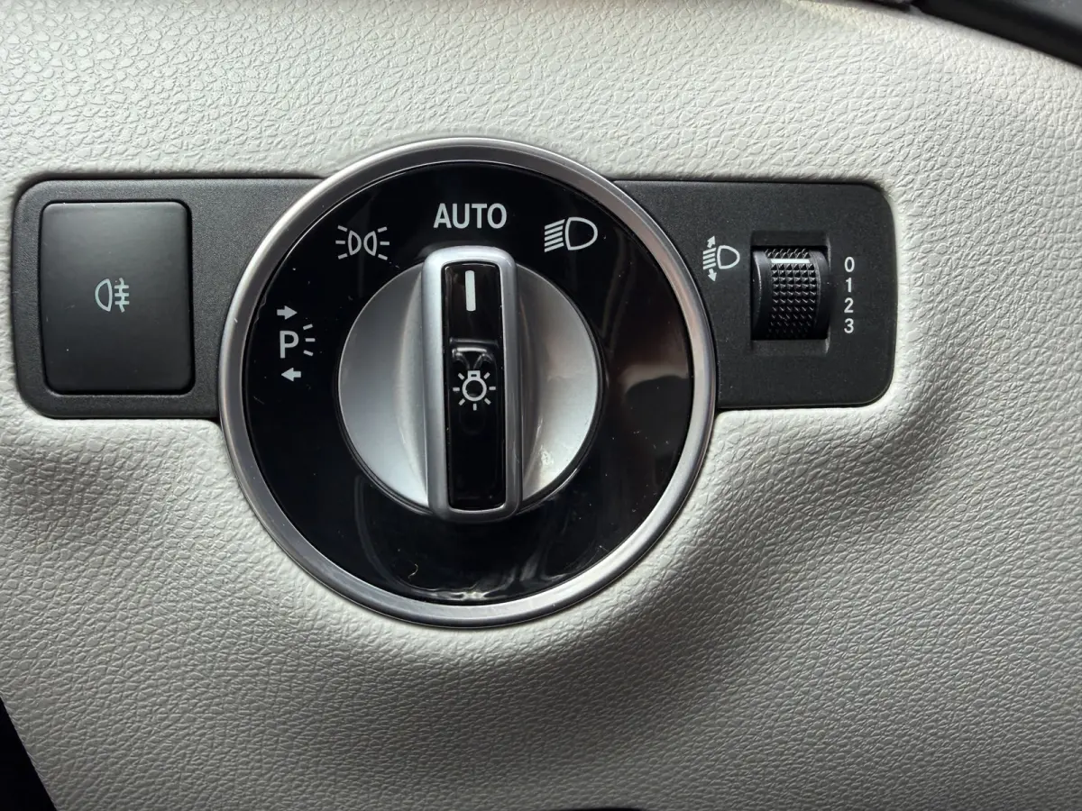 180 Ambition / Automaat / Sensoren V+A / Stoelverwarming /