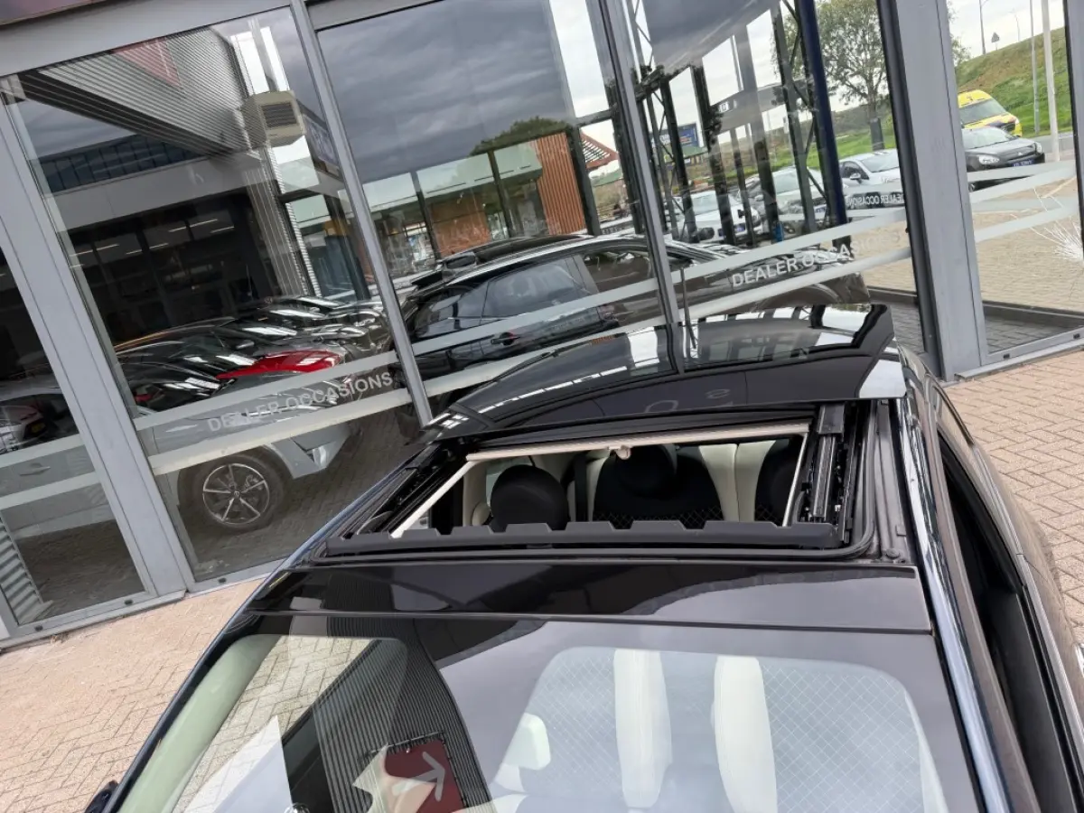 1.0 HYBRID DOLCEVITA AIRCO PANO NAVI PDC CARPLAY.