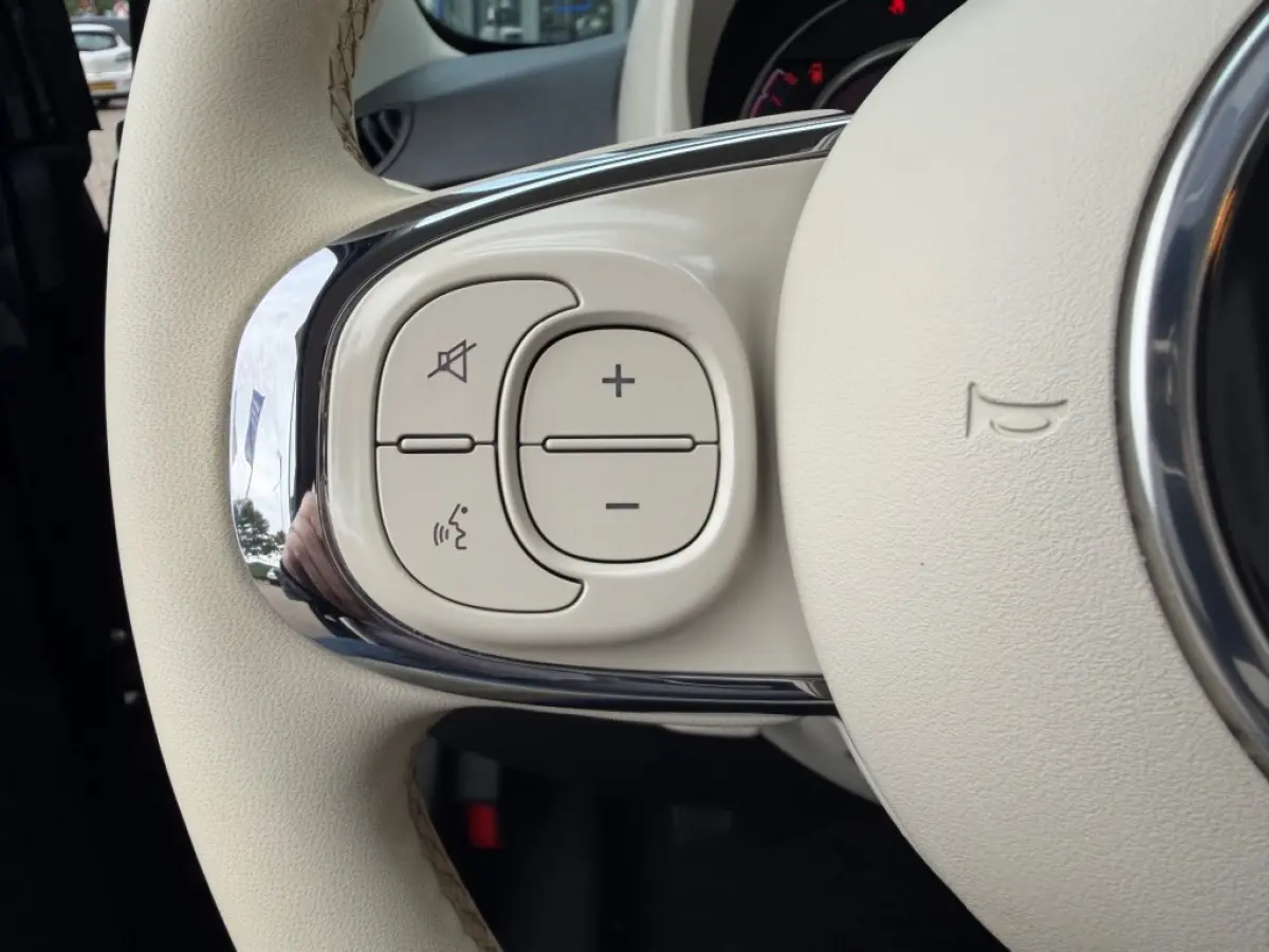 1.0 HYBRID DOLCEVITA AIRCO PANO NAVI PDC CARPLAY.