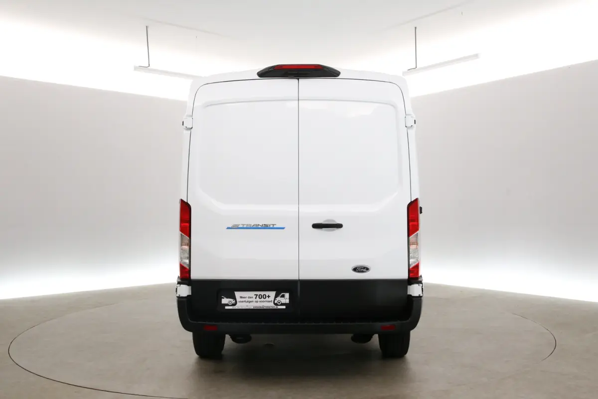 68 kWh L2H2 | Snelladen | SOH 97% | Clima | Camera | 3 Zits | Carplay | Cruise | Parkeersens.