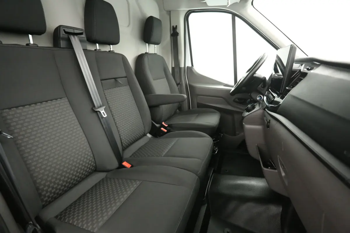 68 kWh L2H2 | Snelladen | SOH 97% | Clima | Camera | 3 Zits | Carplay | Cruise | Parkeersens.