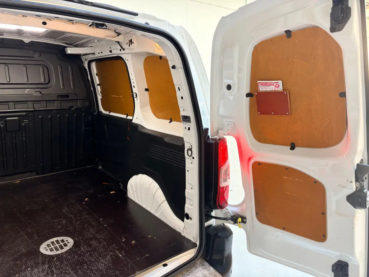 1.5D 102pk euro6 L1H1 Edition, Kasten, Trekhaak, Airco, Navigatie, CruiseControl, RIJKLAARPRIJS!