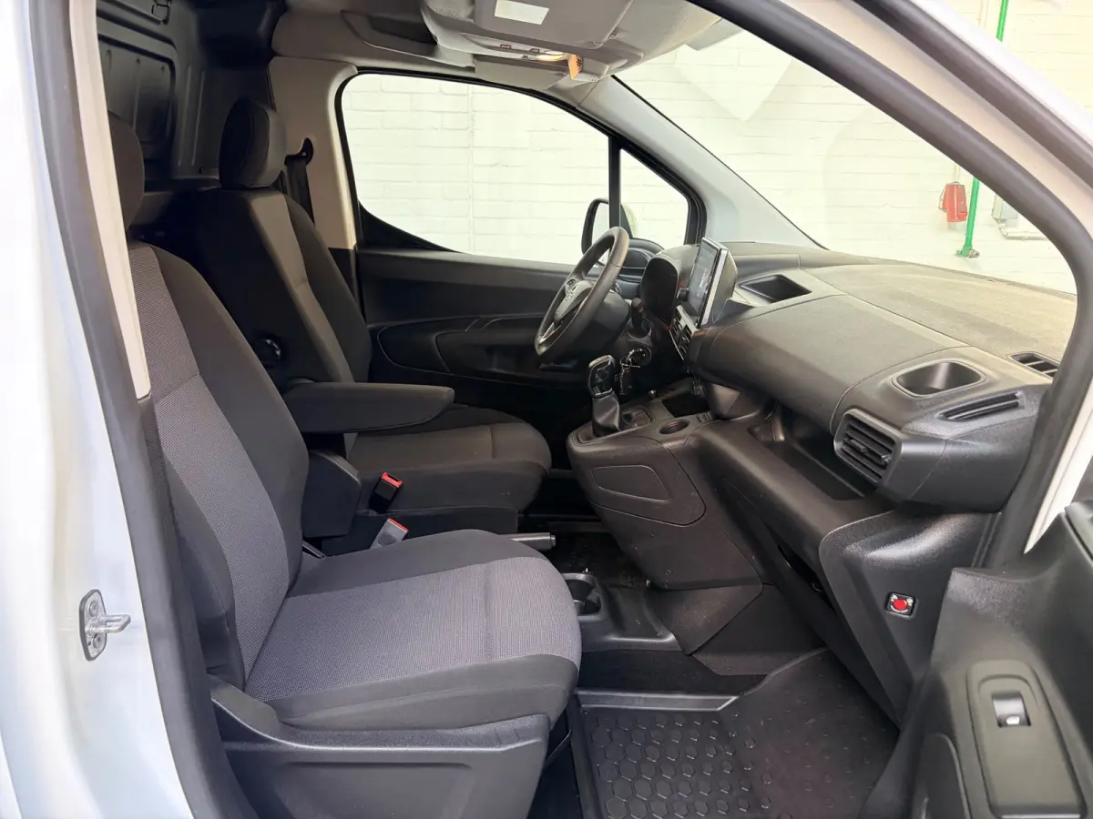 1.5D 102pk euro6 L1H1 Edition, Kasten, Trekhaak, Airco, Navigatie, CruiseControl, RIJKLAARPRIJS!