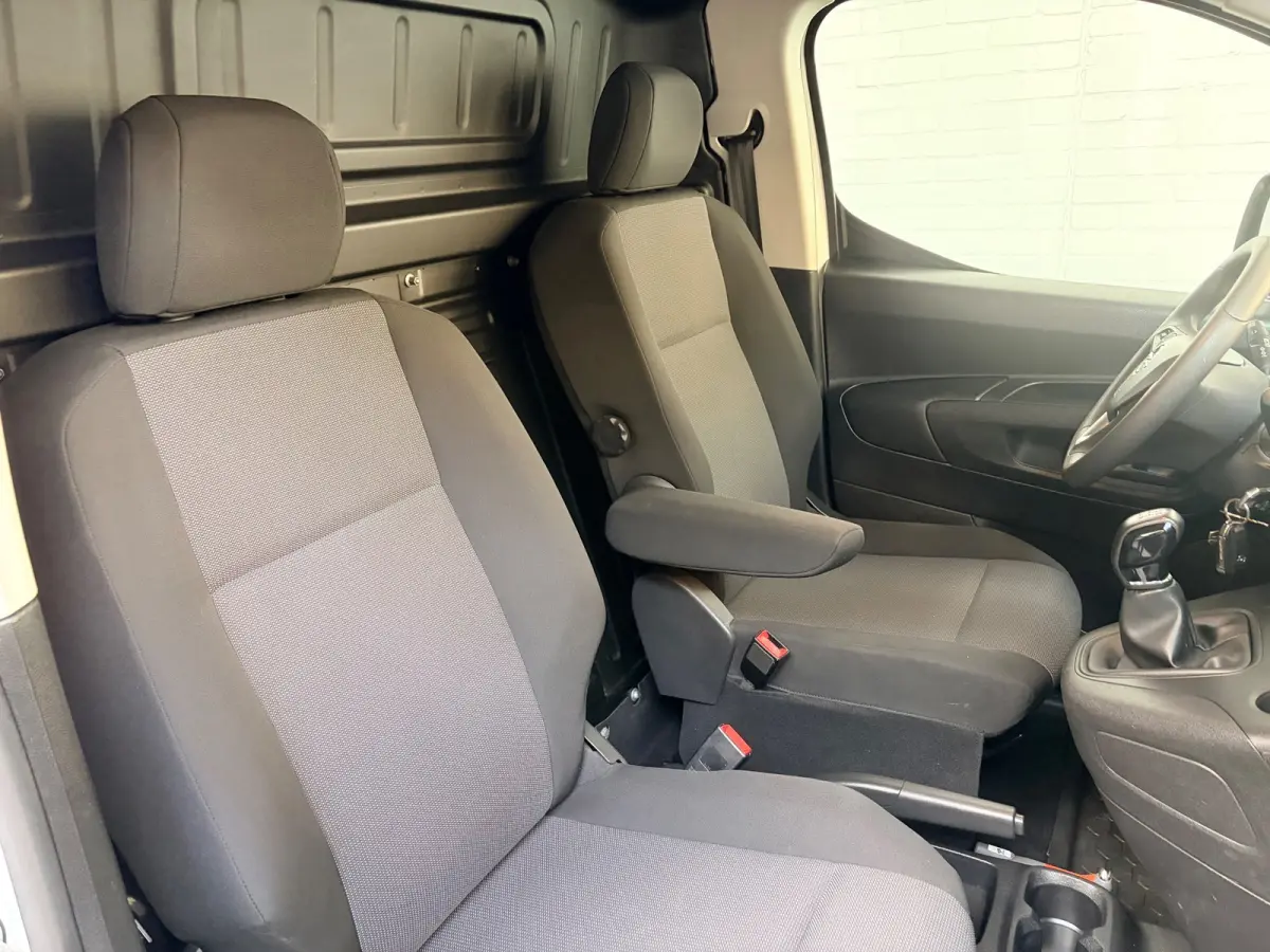 1.5D 102pk euro6 L1H1 Edition, Kasten, Trekhaak, Airco, Navigatie, CruiseControl, RIJKLAARPRIJS!