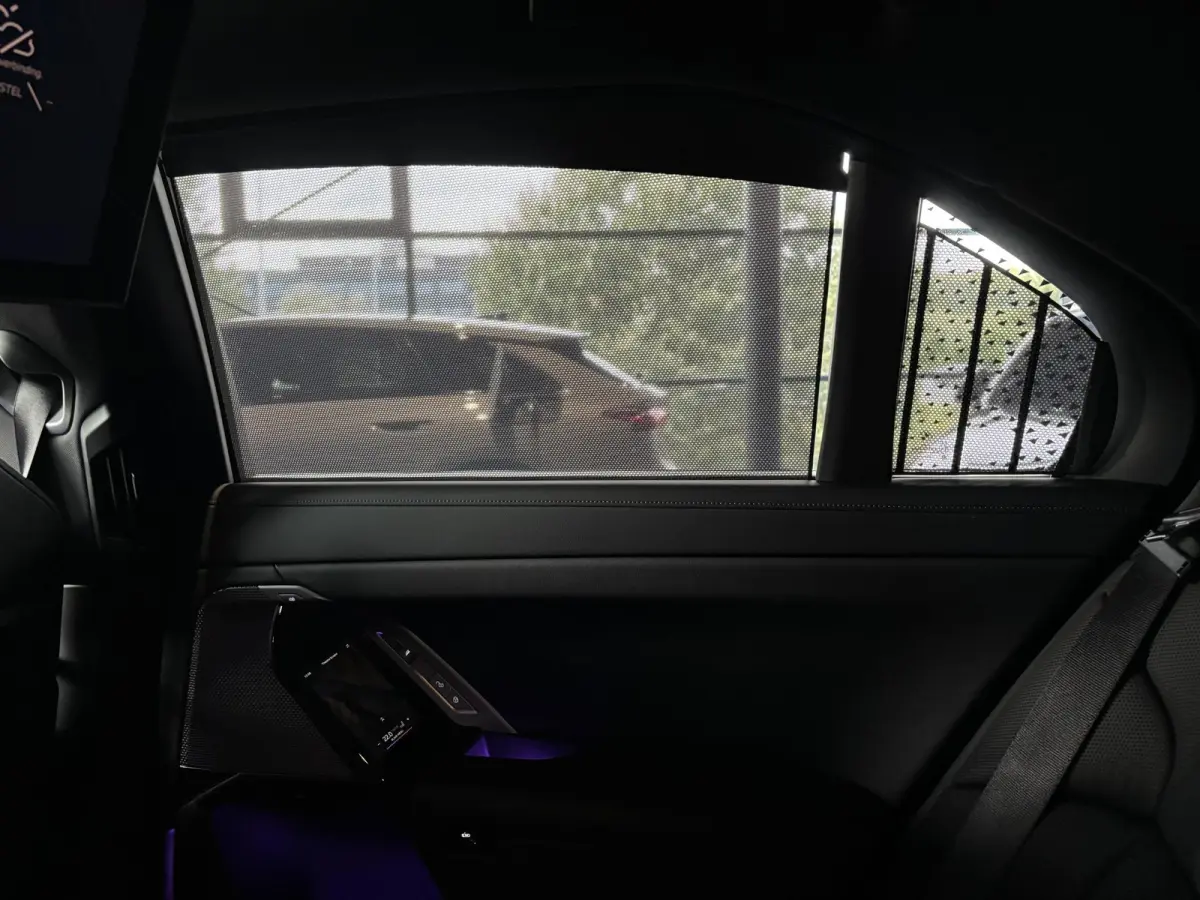 eDrive50 106 kWh | SOH 100 % | THEATER SCREEN | AUTOMATIC DOORS | CONNOISSER PACK | DRIVING ASSIST PROF | INTEGRAL ACTIVE STEERING | STOELMASSAGE | STOELVENTILATIE | SOFTCLOSE | SKYLOUNGE | 