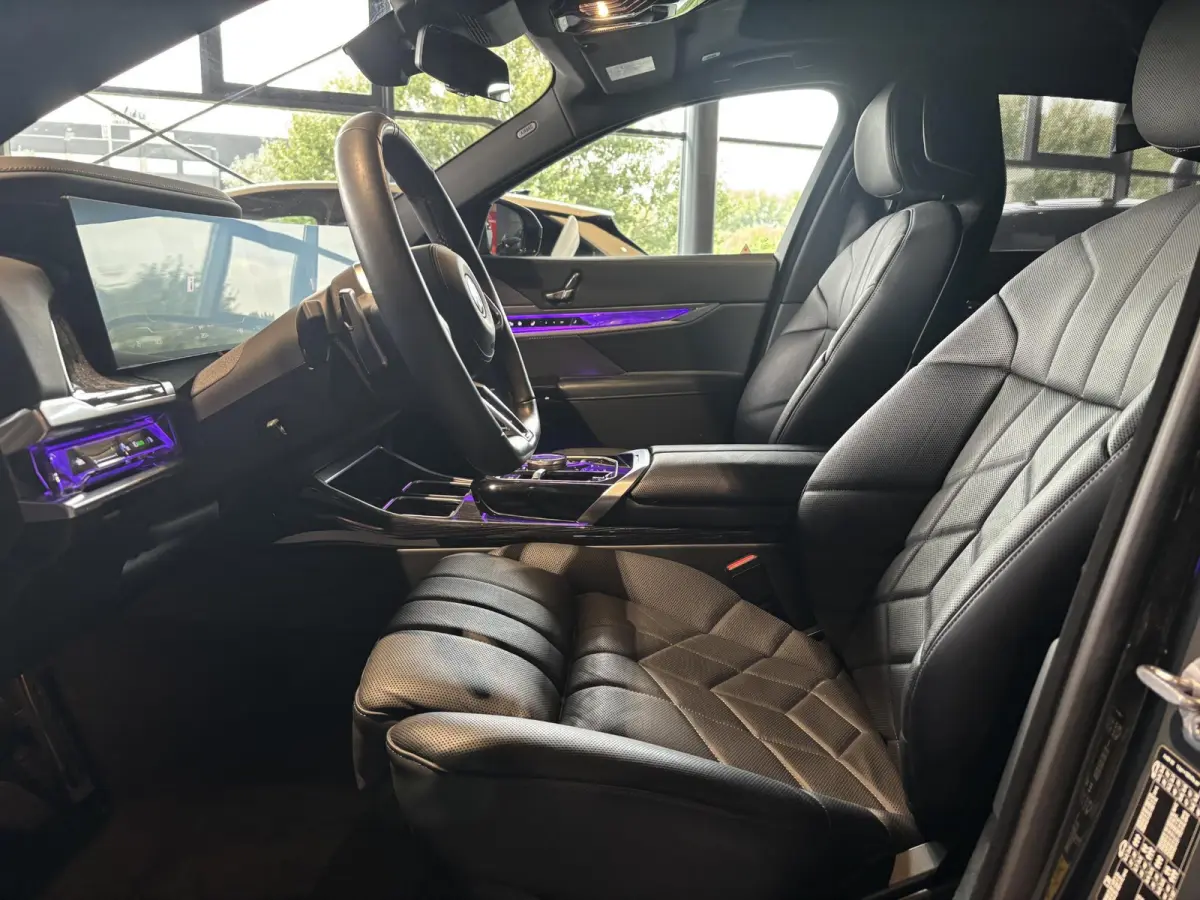 eDrive50 106 kWh | SOH 100 % | THEATER SCREEN | AUTOMATIC DOORS | CONNOISSER PACK | DRIVING ASSIST PROF | INTEGRAL ACTIVE STEERING | STOELMASSAGE | STOELVENTILATIE | SOFTCLOSE | SKYLOUNGE | 