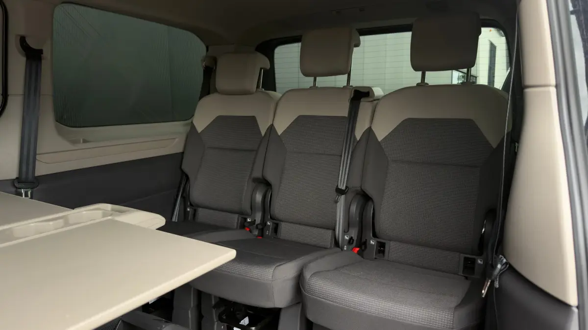 1.5 eHybrid L2 4Motion | Vis-a-Vis | Trekhaak | 7 Persoons | 4-Seizoenen Banden | App Connect