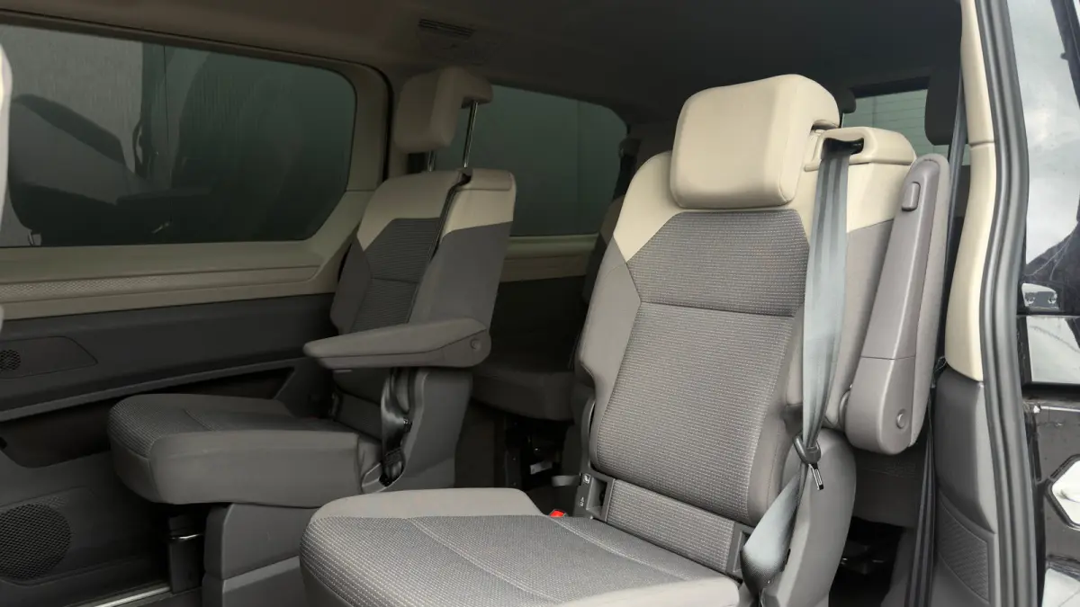 1.5 eHybrid L2 4Motion | Vis-a-Vis | Trekhaak | 7 Persoons | 4-Seizoenen Banden | App Connect