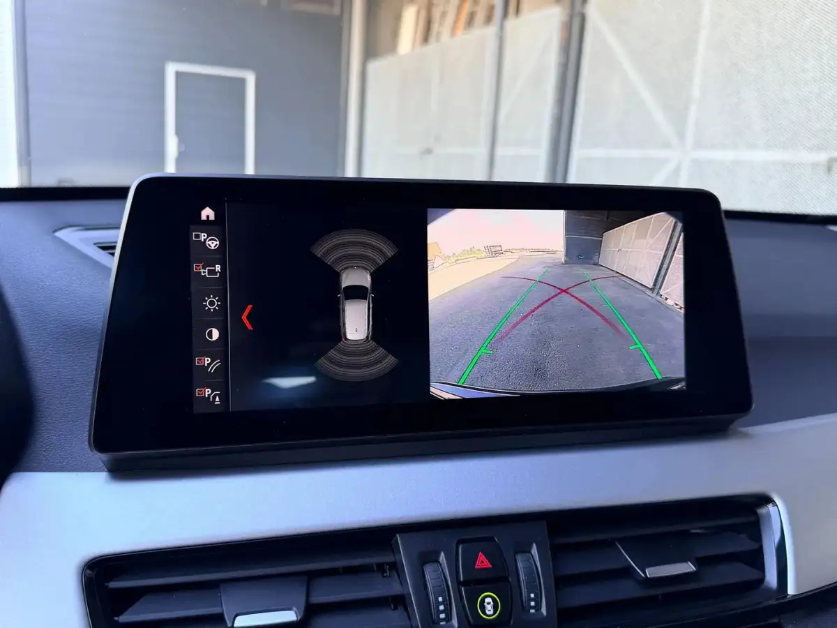 xDrive25e Executive TREKHAAK / CARPLAY / CAMERA / AIRCO / CRUISE CONTROLE / PHEV