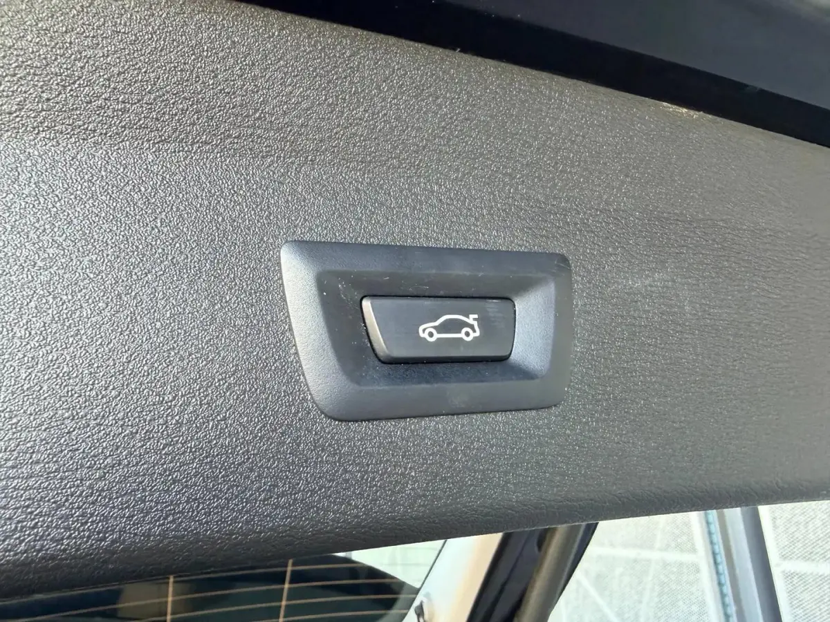 xDrive25e Executive TREKHAAK / CARPLAY / CAMERA / AIRCO / CRUISE CONTROLE / PHEV