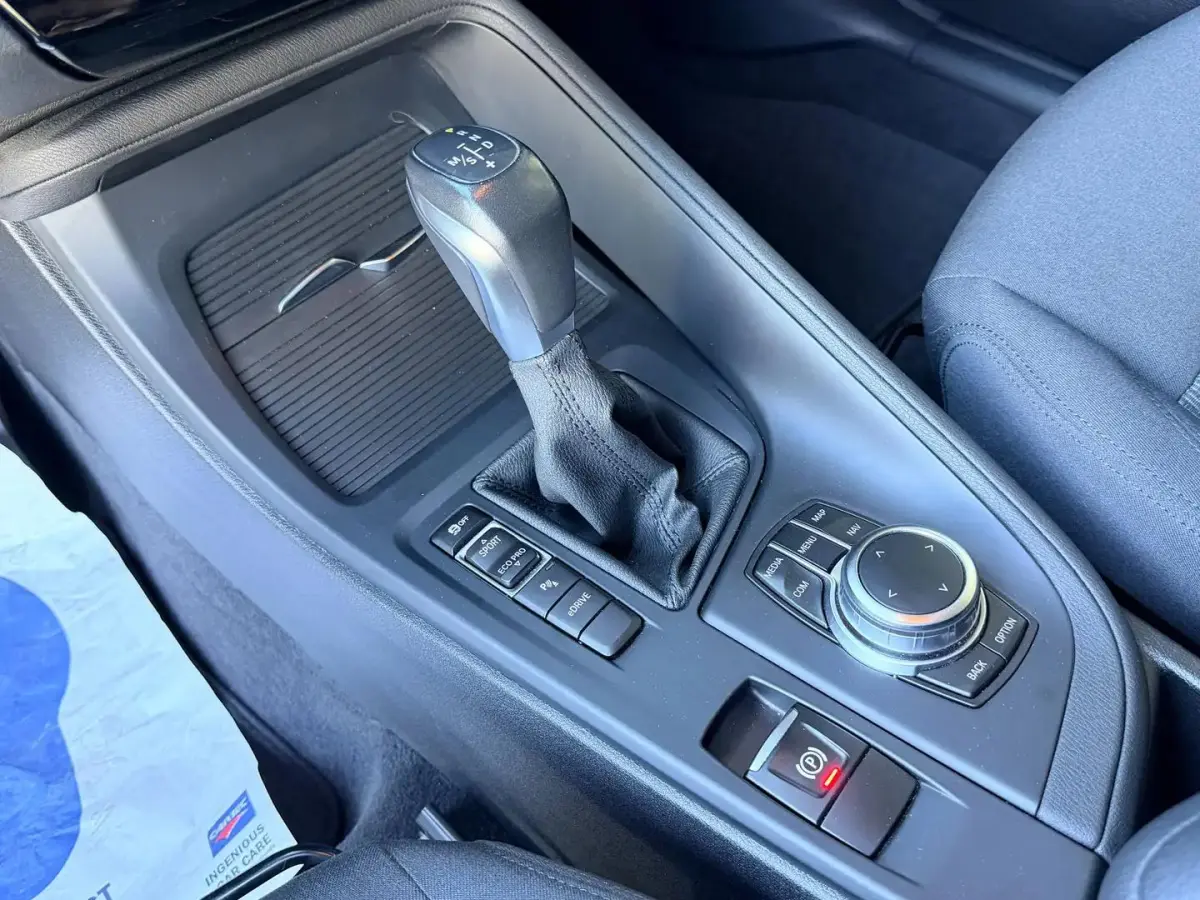 xDrive25e Executive TREKHAAK / CARPLAY / CAMERA / AIRCO / CRUISE CONTROLE / PHEV