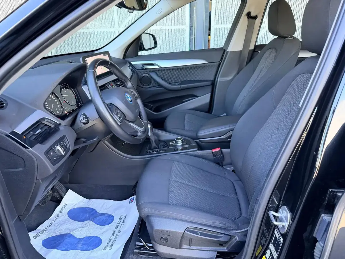 xDrive25e Executive TREKHAAK / CARPLAY / CAMERA / AIRCO / CRUISE CONTROLE / PHEV