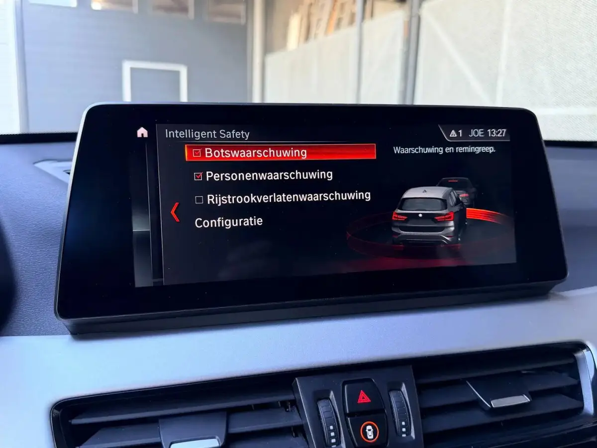 xDrive25e Executive TREKHAAK / CARPLAY / CAMERA / AIRCO / CRUISE CONTROLE / PHEV