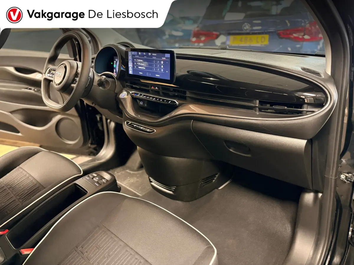42 kWh /Icon/ airco / carplay