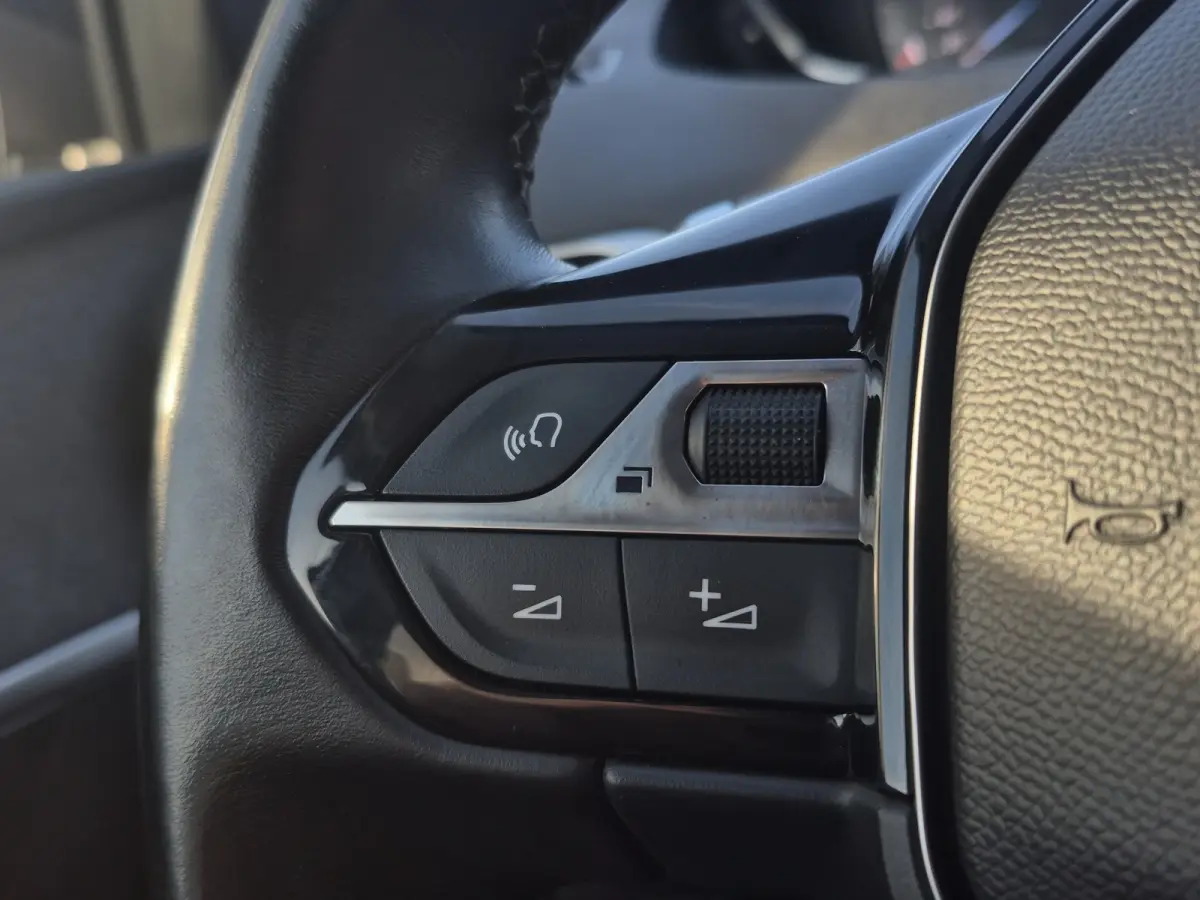 1.2 PureTech Allure Pack Business 7 persoons | Camera voor + Achter | Keyless | LED | Parkeersensoren | Full map navigatie | Carplay/android auto |