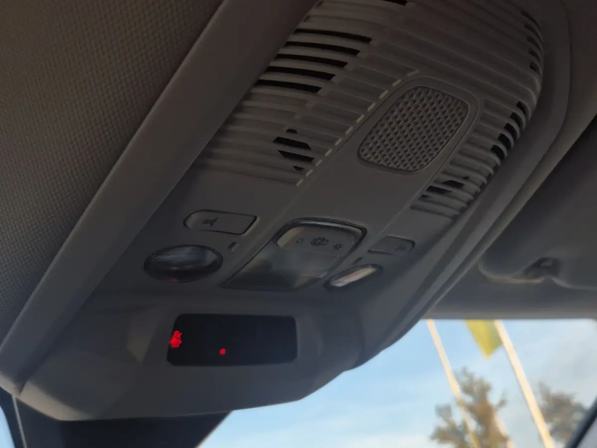 1.2 PureTech Allure Pack Business 7 persoons | Camera voor + Achter | Keyless | LED | Parkeersensoren | Full map navigatie | Carplay/android auto |