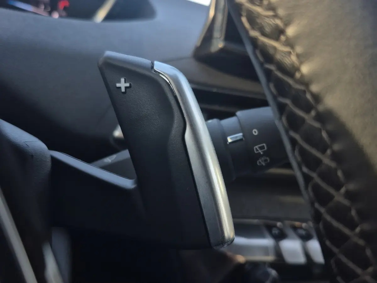 1.2 PureTech Allure Pack Business 7 persoons | Camera voor + Achter | Keyless | LED | Parkeersensoren | Full map navigatie | Carplay/android auto |