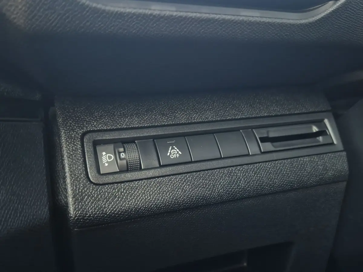1.2 PureTech Allure Pack Business 7 persoons | Camera voor + Achter | Keyless | LED | Parkeersensoren | Full map navigatie | Carplay/android auto |