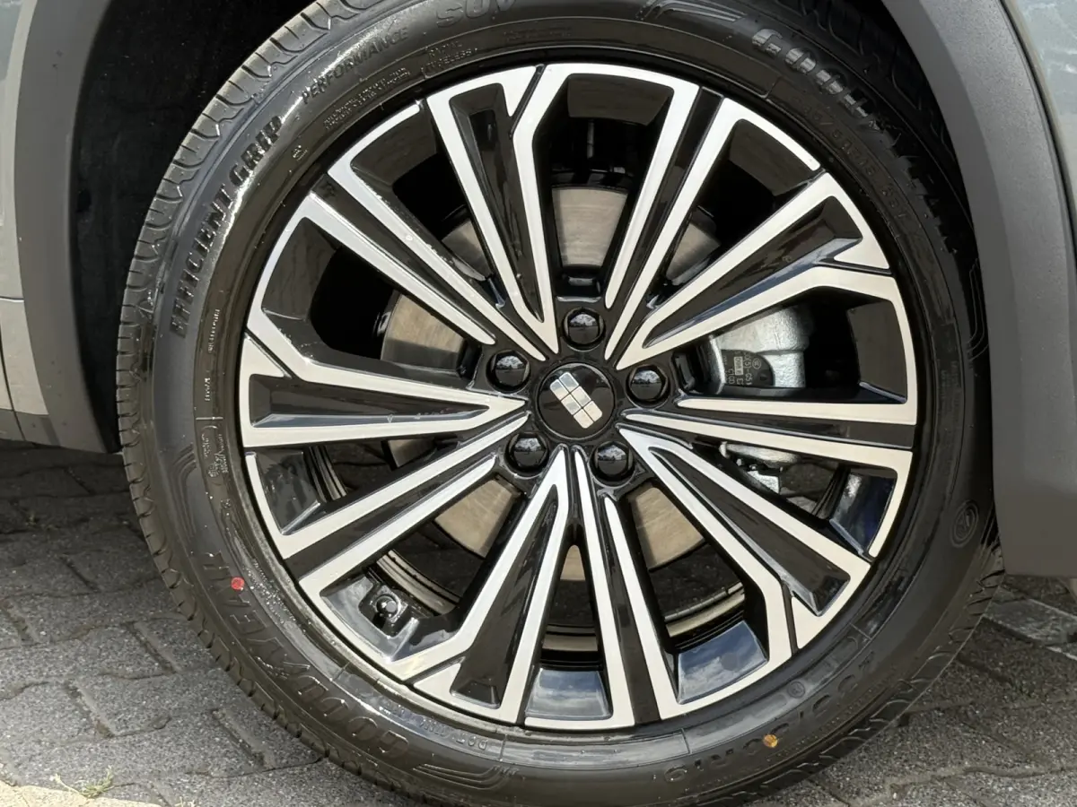1.5 Max+ PHEV | Long Range | 8 jaar garantie | Geely Specialist | Pano