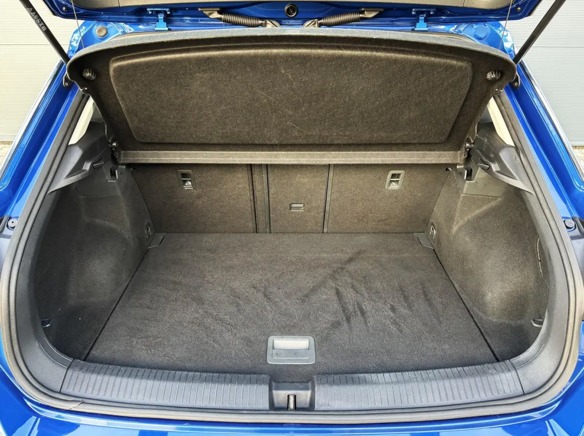 1.0 TSI 110pk Life | Navigatie | App Connect | ECC
