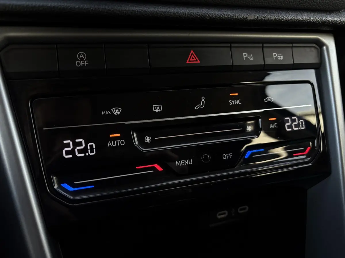 1.0 TSI 110pk Life | Navigatie | App Connect | ECC