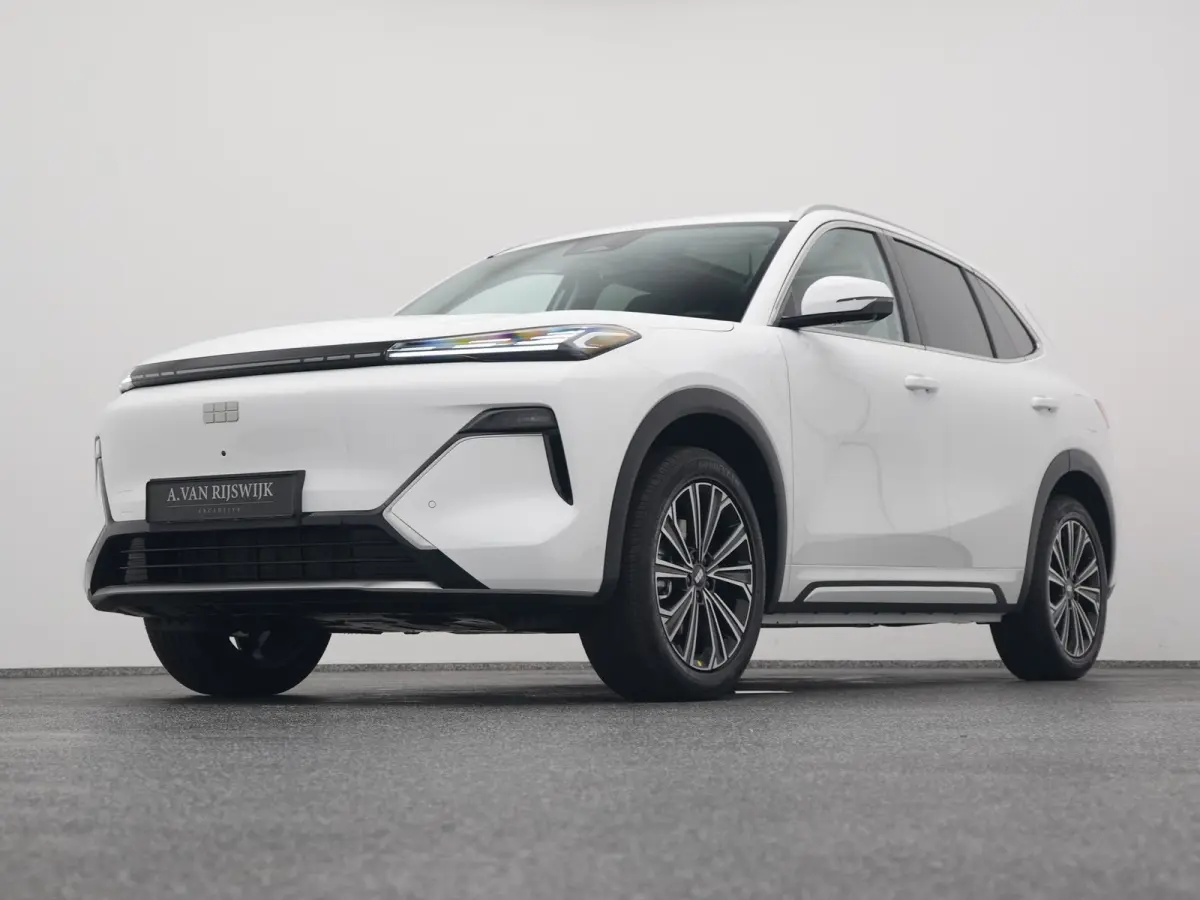 NEW | 1.5 Max+ | 18x BESCHIKBAAR | 136 KM ELEKTRISCH | PANO | HUD | ADAPTIVE | STOEL- EN STUURVERW. + VENT. + MASSAGE