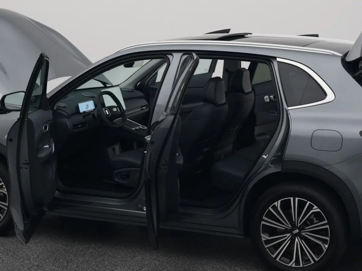 NEW | 1.5 Max+ | 18x BESCHIKBAAR | 136 KM ELEKTRISCH | PANO | HUD | ADAPTIVE | STOEL- EN STUURVERW. + VENT. + MASSAGE