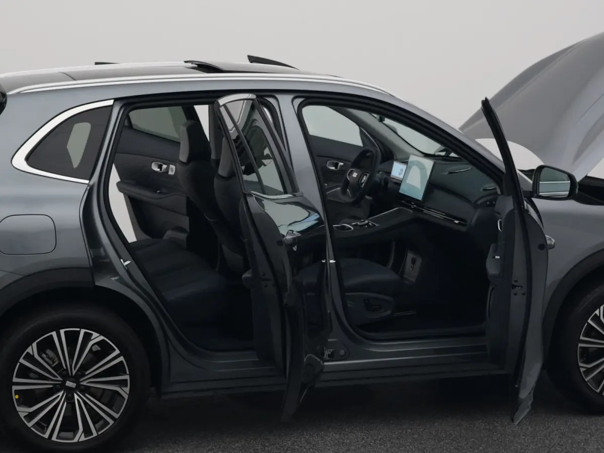 NEW | 1.5 Max+ | 18x BESCHIKBAAR | 136 KM ELEKTRISCH | PANO | HUD | ADAPTIVE | STOEL- EN STUURVERW. + VENT. + MASSAGE