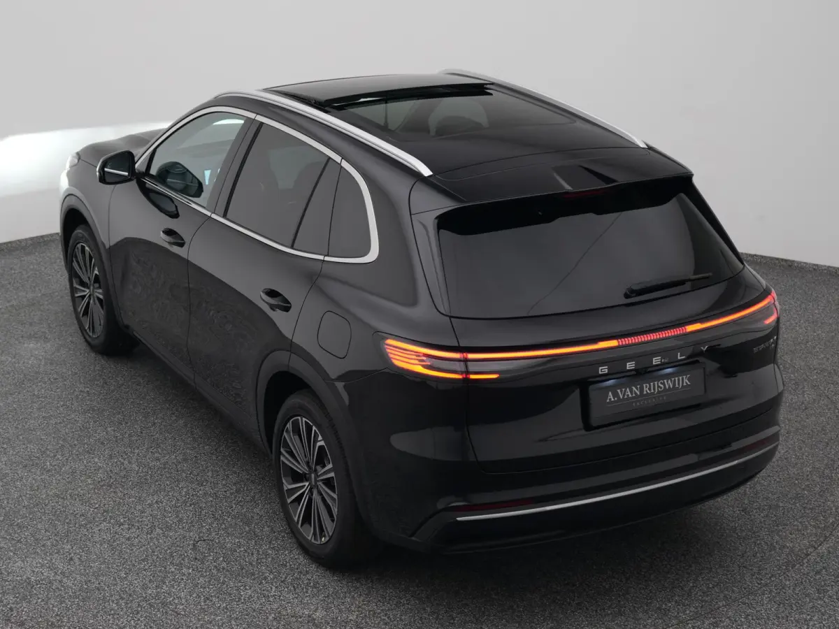 NEW | 1.5 Max+ | 18x BESCHIKBAAR | 136 KM ELEKTRISCH | PANO | HUD | ADAPTIVE | STOEL- EN STUURVERW. + VENT. + MASSAGE