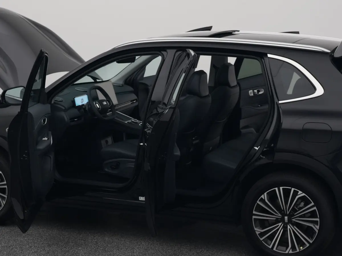 NEW | 1.5 Max+ | 18x BESCHIKBAAR | 136 KM ELEKTRISCH | PANO | HUD | ADAPTIVE | STOEL- EN STUURVERW. + VENT. + MASSAGE