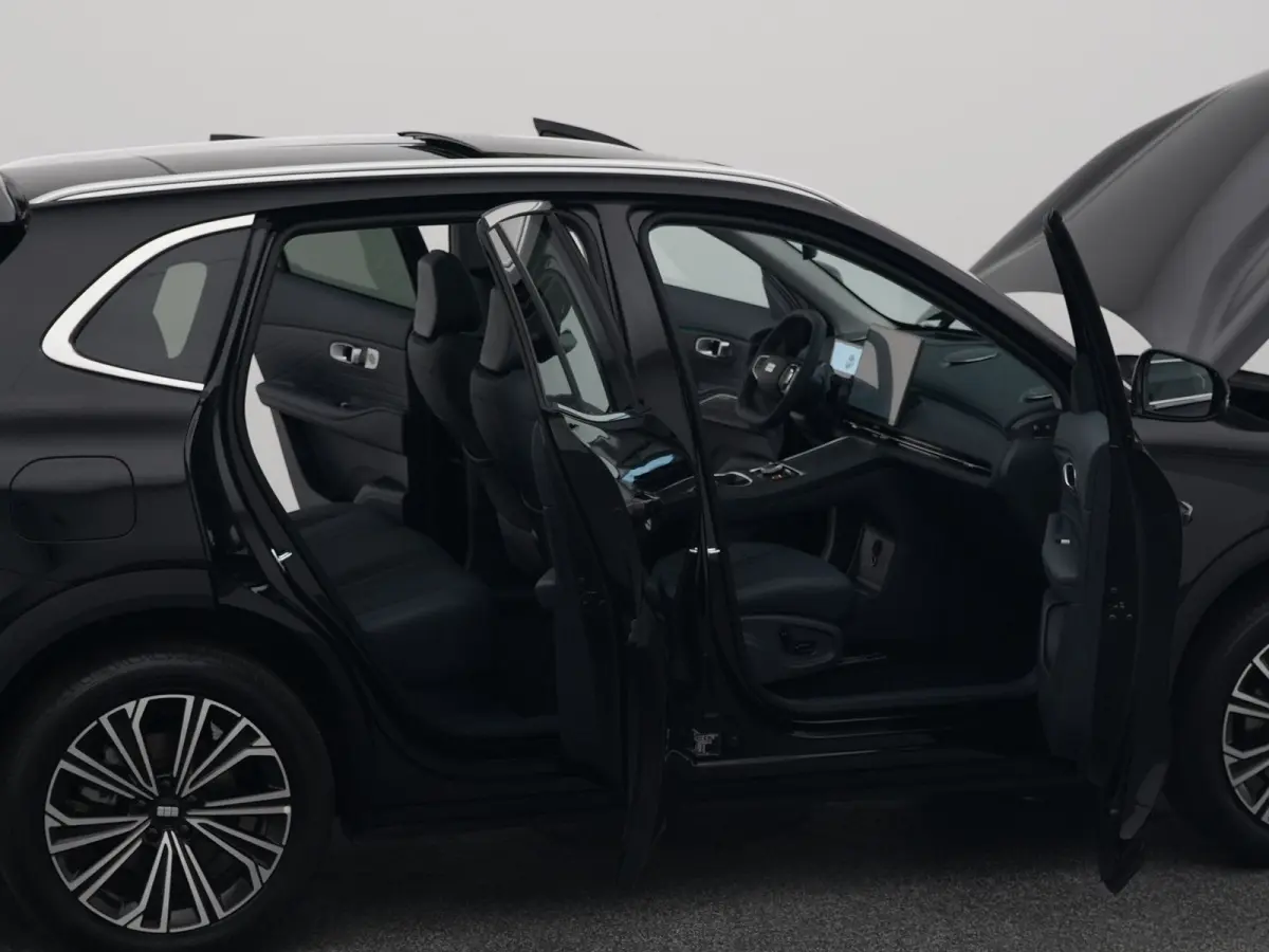 NEW | 1.5 Max+ | 18x BESCHIKBAAR | 136 KM ELEKTRISCH | PANO | HUD | ADAPTIVE | STOEL- EN STUURVERW. + VENT. + MASSAGE
