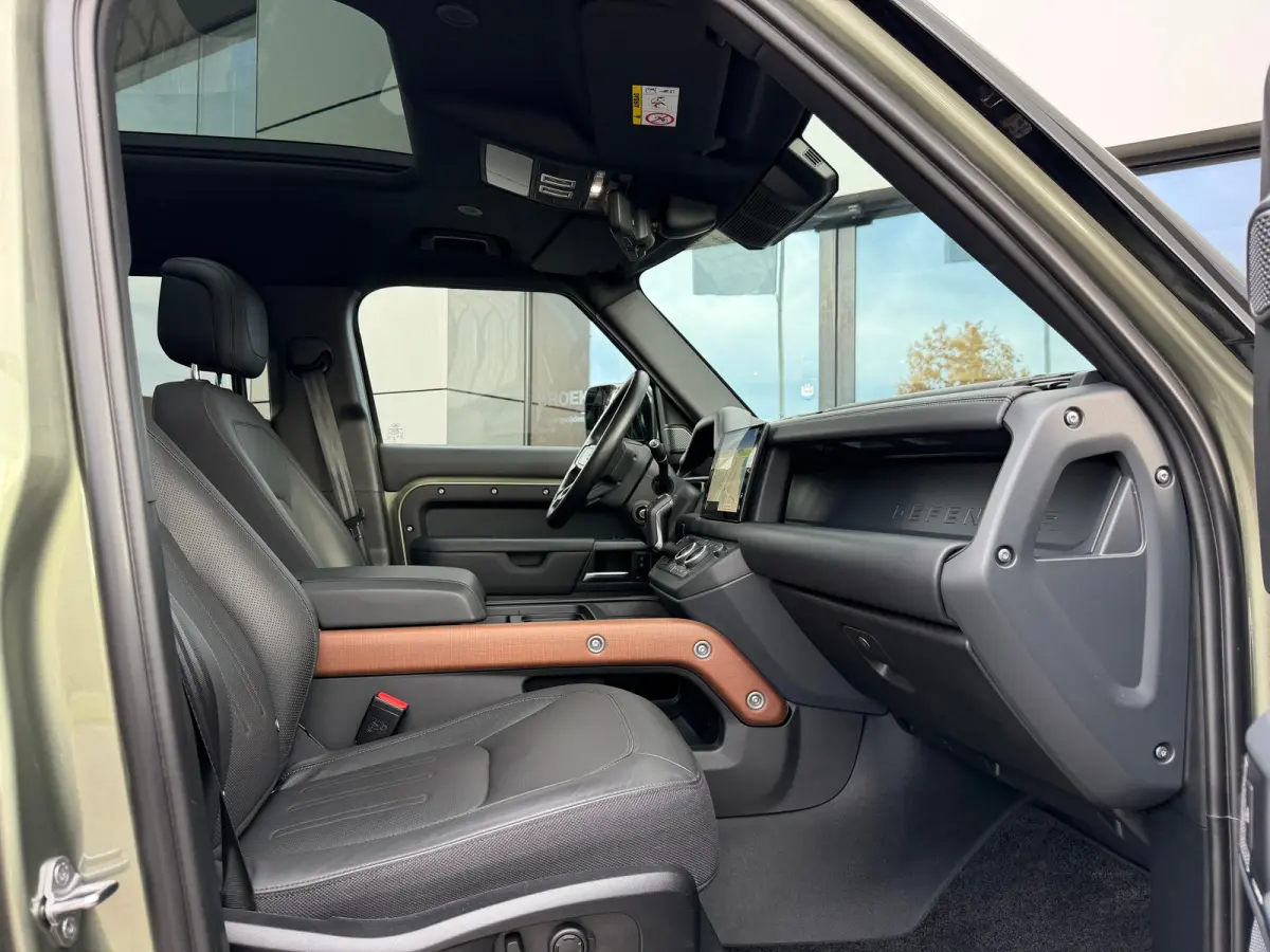 P400e 110 X | Satin PPF | El. trekhaak | Koelbox | 22" | Pano | Cold Climate | Head-Up | 4-Zone Climate