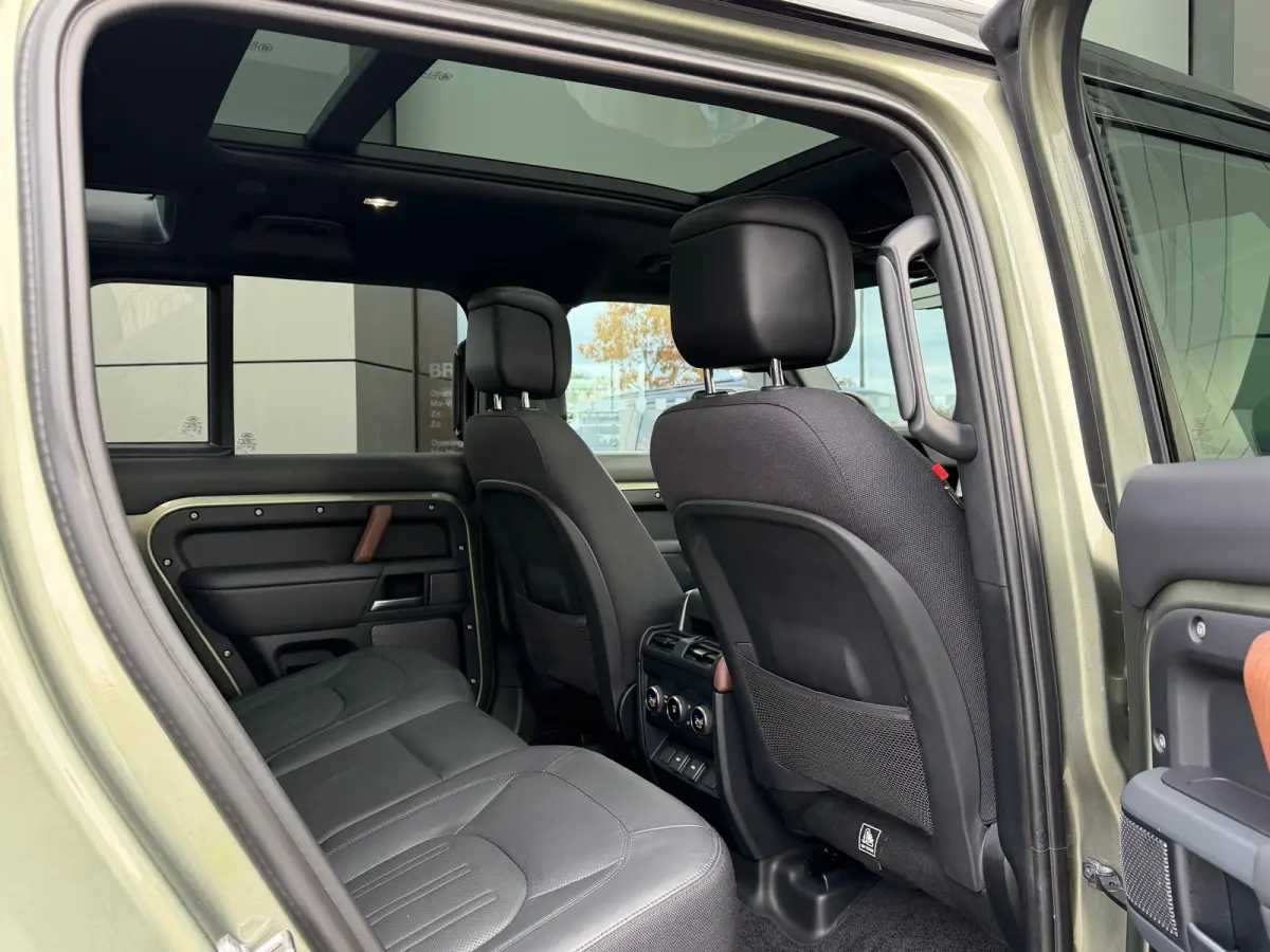 P400e 110 X | Satin PPF | El. trekhaak | Koelbox | 22" | Pano | Cold Climate | Head-Up | 4-Zone Climate