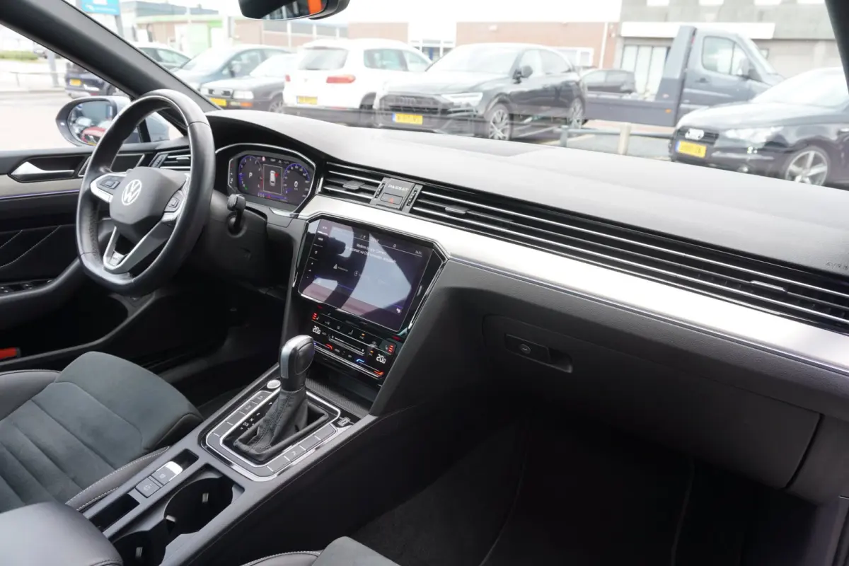 1.5 TSI R-Line Business + Panodak | Carplay | Automaat | Camera | Vol opties | Inruil mogelijk