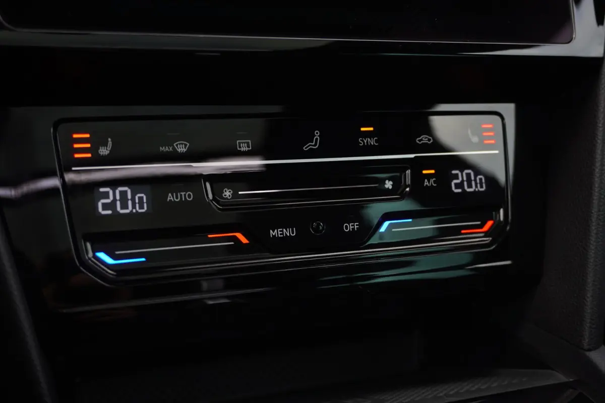 1.5 TSI R-Line Business + Panodak | Carplay | Automaat | Camera | Vol opties | Inruil mogelijk