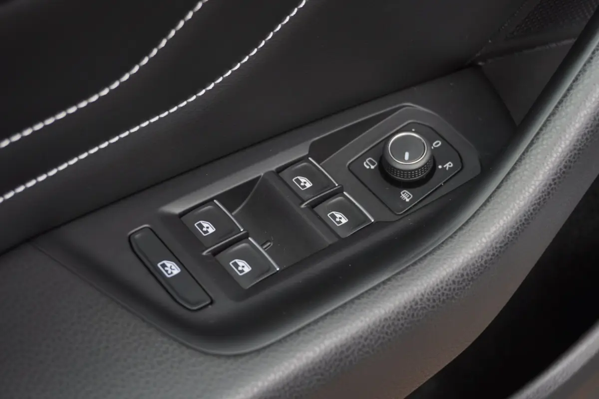 1.5 TSI R-Line Business + Panodak | Carplay | Automaat | Camera | Vol opties | Inruil mogelijk