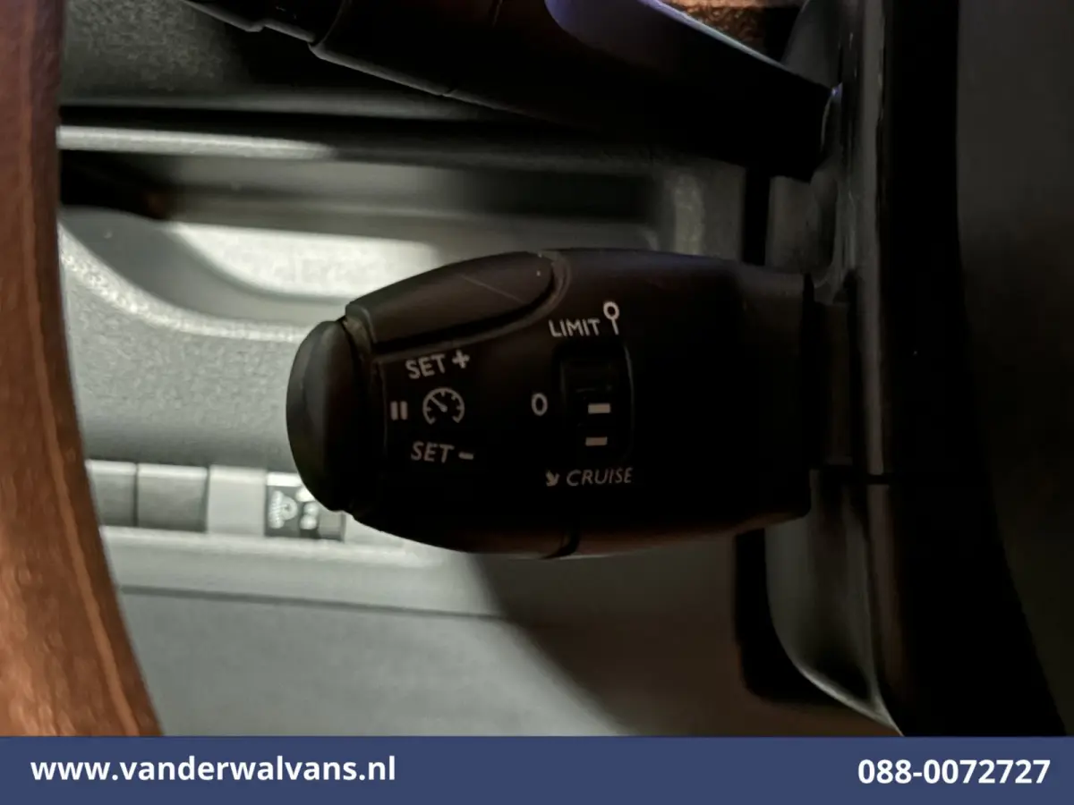 2.0 BlueHDI 123pk L3H1 Dubbele Cabine Euro6 Airco | 5-Zits | 2500kg Trekhaak Cruisecontrol, Parkeersensoren