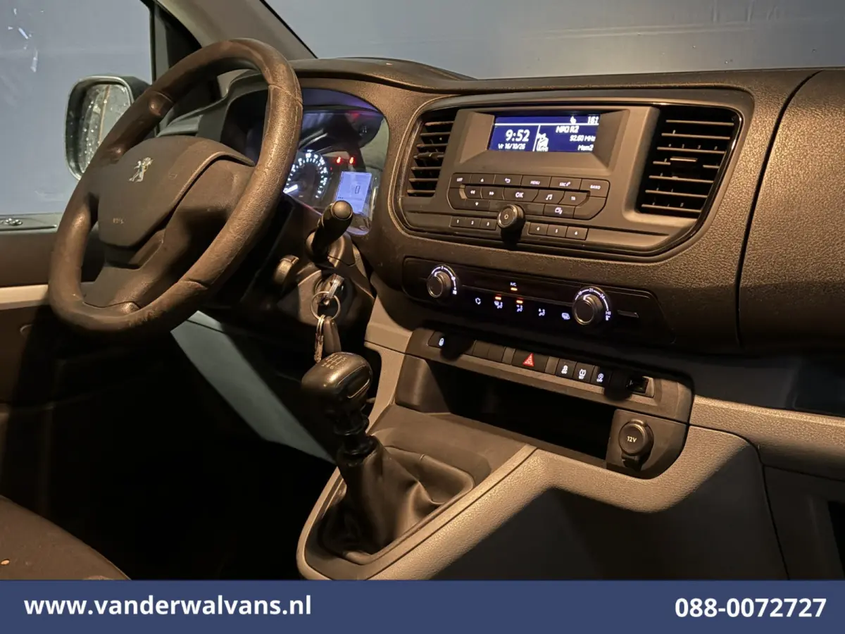 2.0 BlueHDI 123pk L3H1 Dubbele Cabine Euro6 Airco | 5-Zits | 2500kg Trekhaak Cruisecontrol, Parkeersensoren
