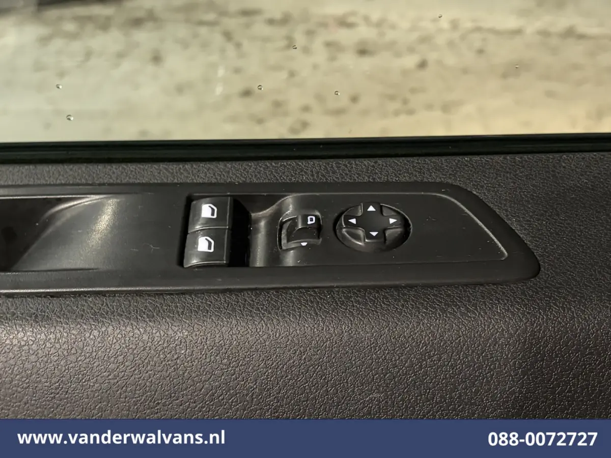2.0 BlueHDI 123pk L3H1 Dubbele Cabine Euro6 Airco | 5-Zits | 2500kg Trekhaak Cruisecontrol, Parkeersensoren