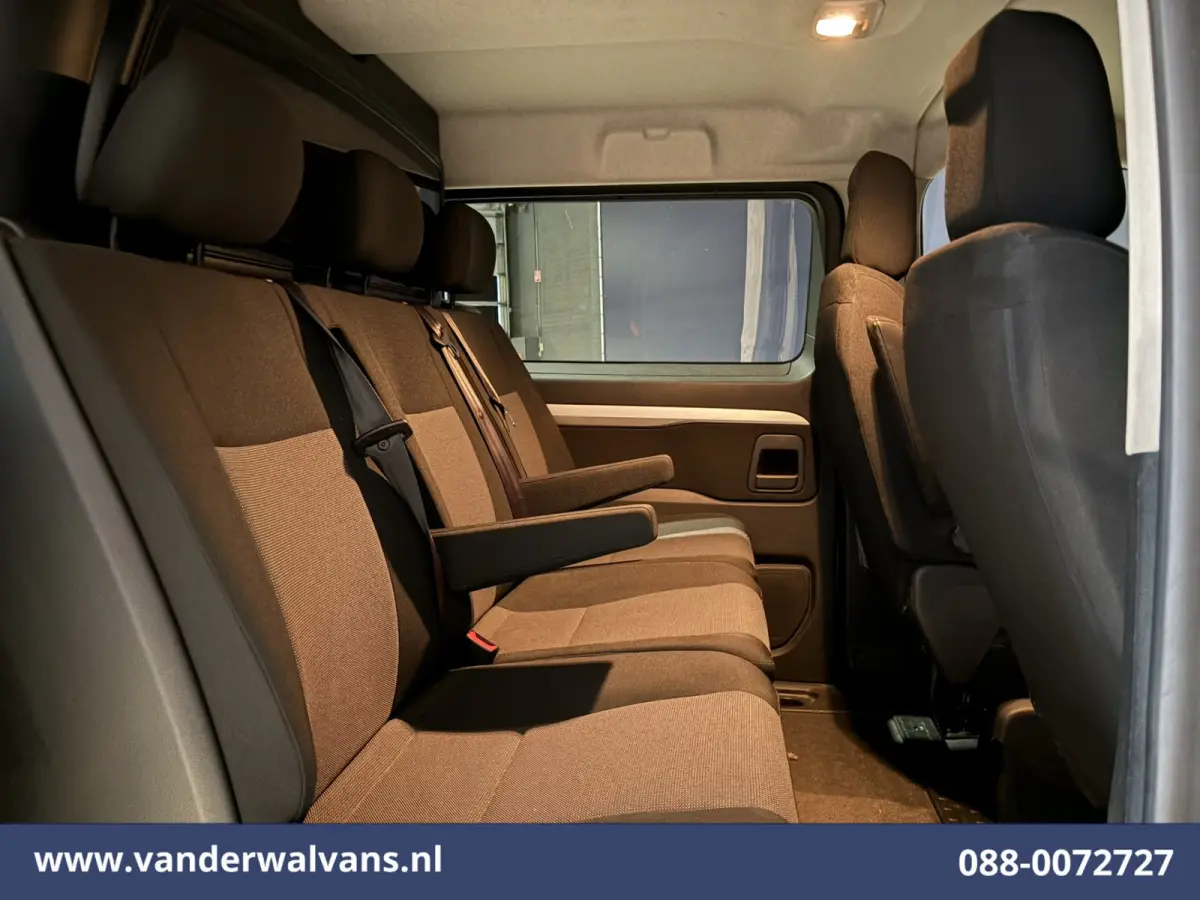 2.0 BlueHDI 123pk L3H1 Dubbele Cabine Euro6 Airco | 5-Zits | 2500kg Trekhaak Cruisecontrol, Parkeersensoren