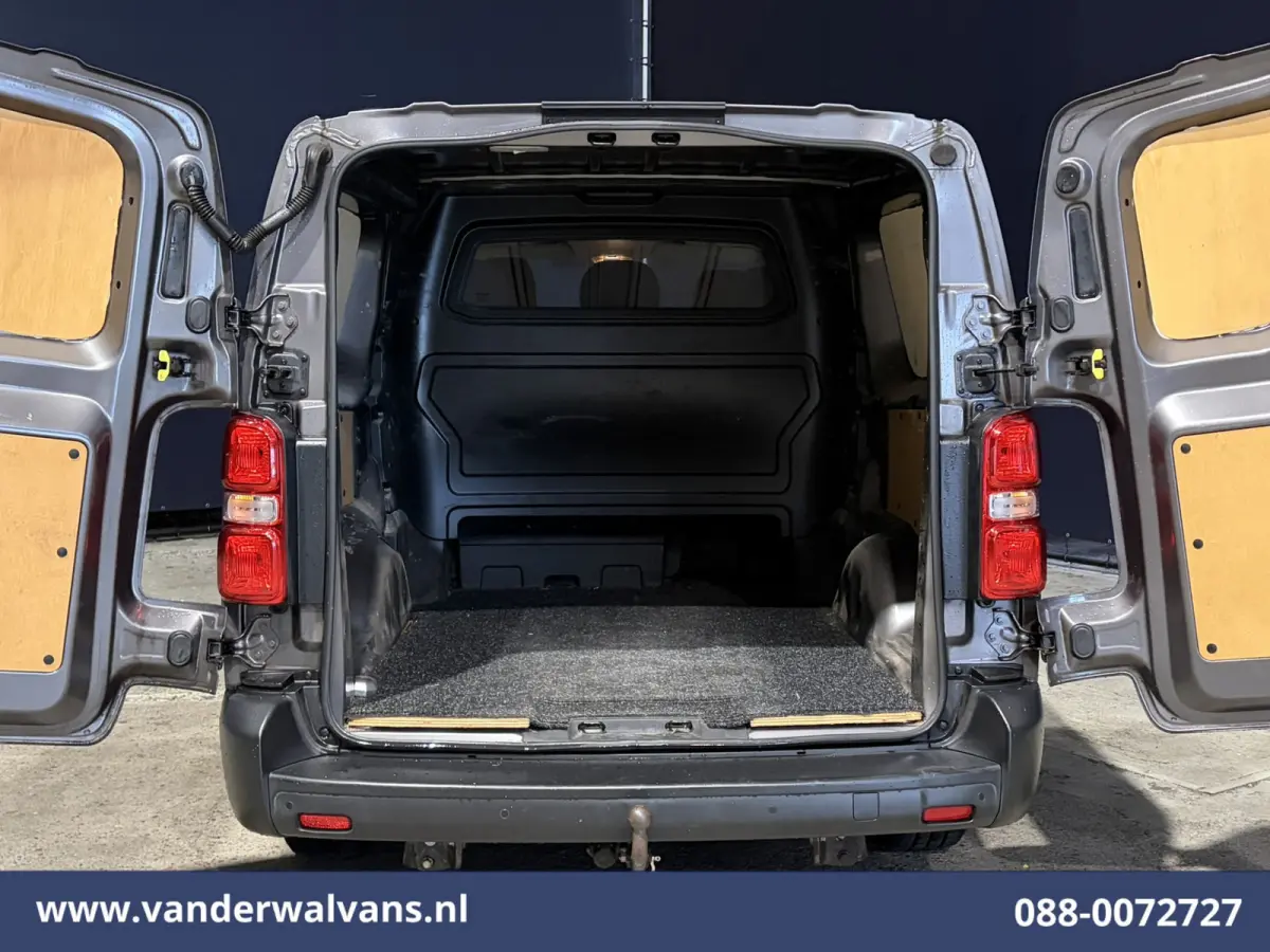 2.0 BlueHDI 123pk L3H1 Dubbele Cabine Euro6 Airco | 5-Zits | 2500kg Trekhaak Cruisecontrol, Parkeersensoren