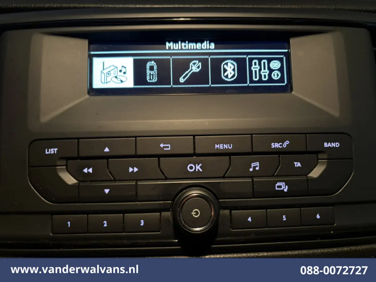 2.0 BlueHDI 123pk L3H1 Dubbele Cabine Euro6 Airco | 5-Zits | 2500kg Trekhaak Cruisecontrol, Parkeersensoren