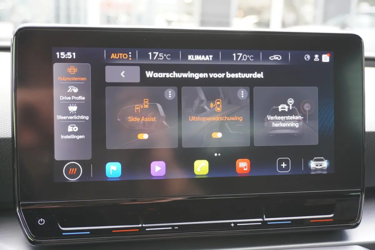 1.0 eTSI 110pk DSG FR Business Intense | Adaptive Cruise | Achteruitrijcamera | Navigatie | Fulllink