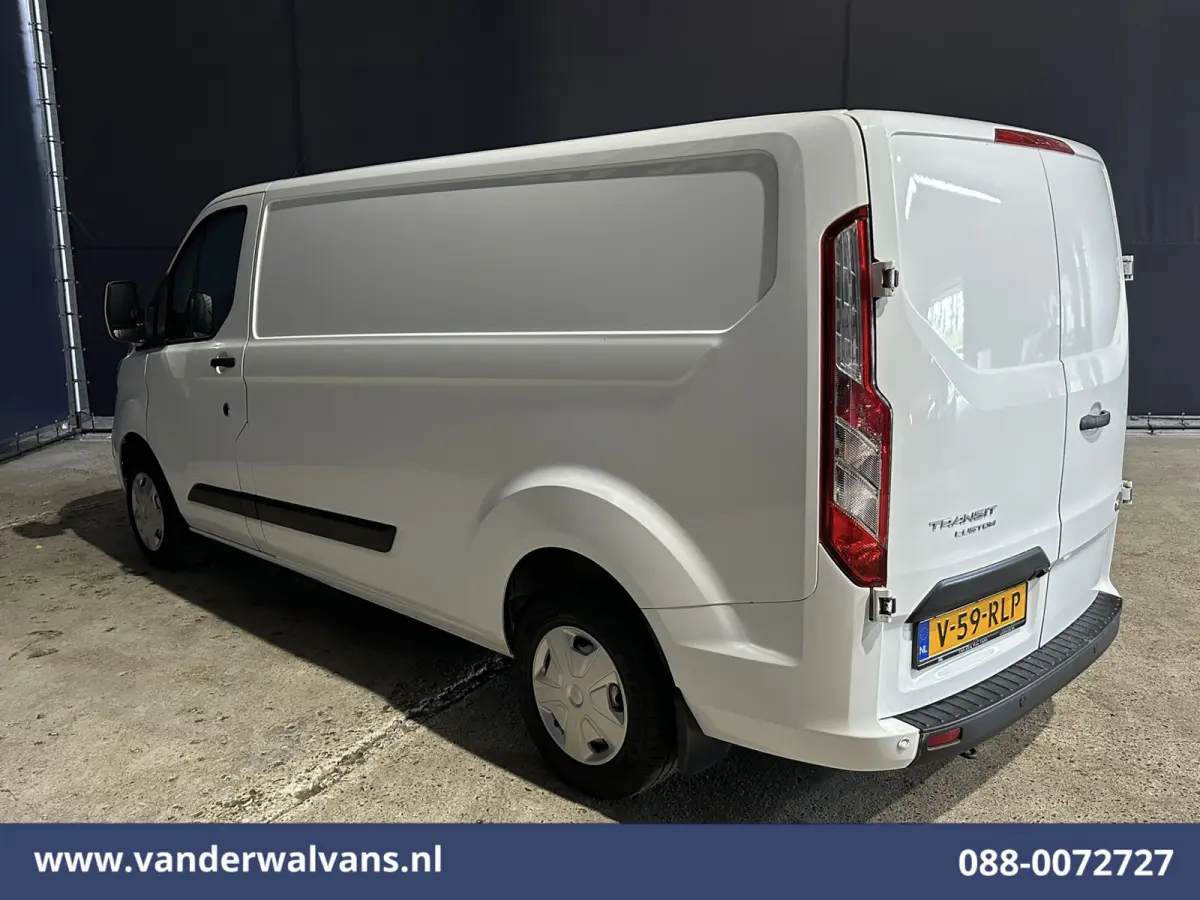 2.0 TDCI L2H1 Euro6 Airco | Camera | Navigatie | LED | Apple Carplay | Bijrijdersbank Cruisecontrol, Stoelverwarming, Verwarmde Voorruit, Parkeersensoren, 2670kg laadvermogen