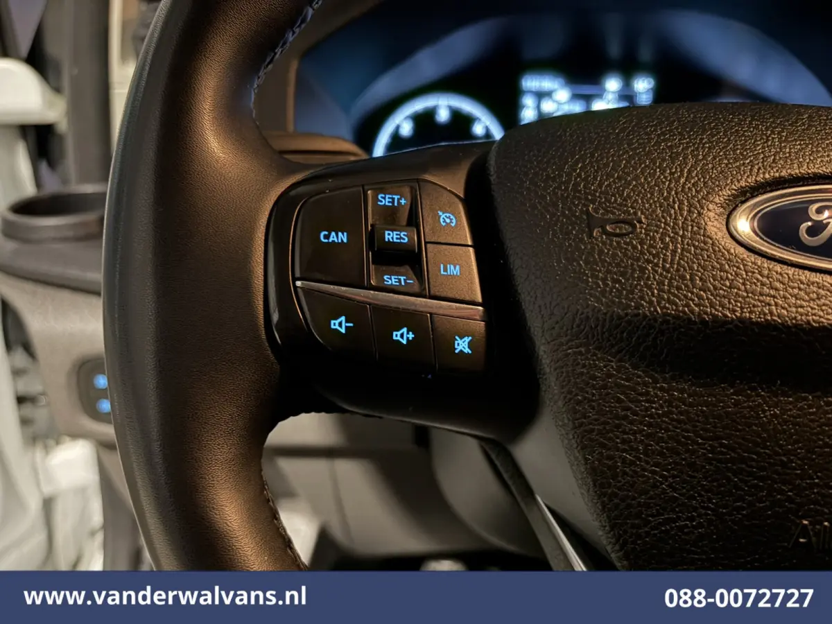 2.0 TDCI L2H1 Euro6 Airco | Camera | Navigatie | LED | Apple Carplay | Bijrijdersbank Cruisecontrol, Stoelverwarming, Verwarmde Voorruit, Parkeersensoren, 2670kg laadvermogen