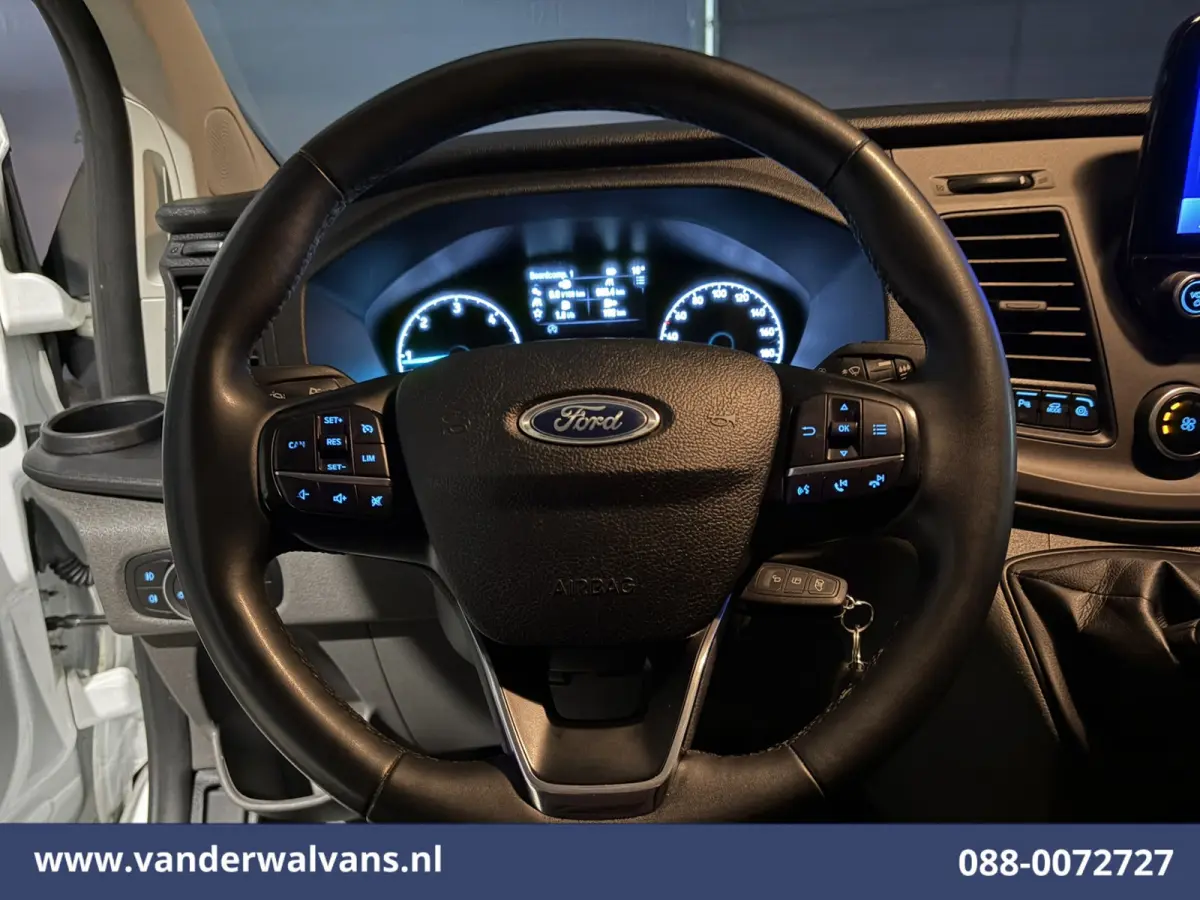 2.0 TDCI L2H1 Euro6 Airco | Camera | Navigatie | LED | Apple Carplay | Bijrijdersbank Cruisecontrol, Stoelverwarming, Verwarmde Voorruit, Parkeersensoren, 2670kg laadvermogen