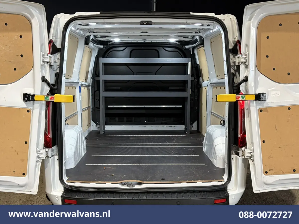2.0 TDCI L2H1 Euro6 Airco | Camera | Navigatie | LED | Apple Carplay | Bijrijdersbank Cruisecontrol, Stoelverwarming, Verwarmde Voorruit, Parkeersensoren, 2670kg laadvermogen