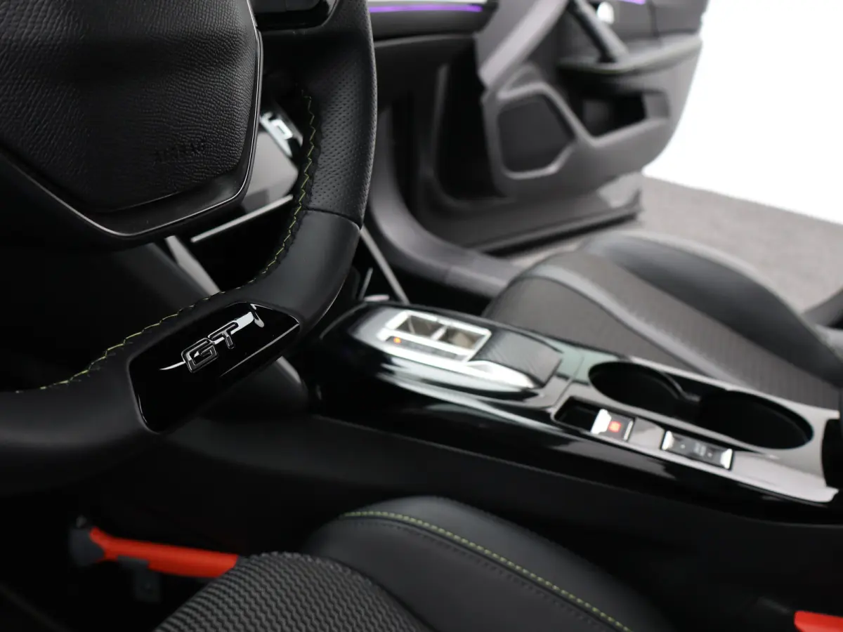 EV GT 54 kWh SOH 96% | 3 Fase | Carplay | Drive Assist | Navigatie | Camera | Matrix LED | 17" Lichtmetalen Velgen | PDC V+A | Origineel NL!